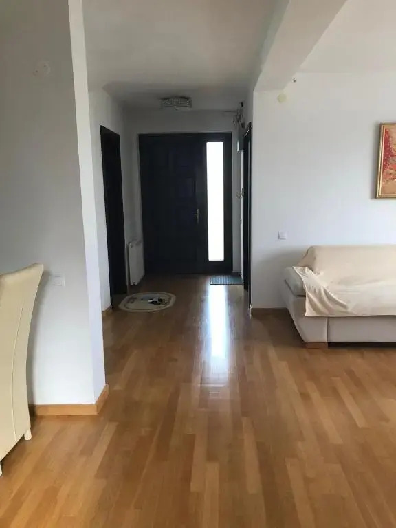 Casa moderna cu 4 dormitoare