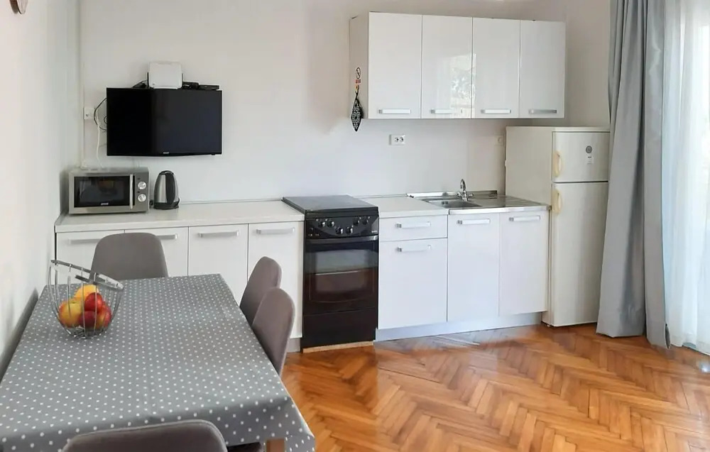 Beautiful Apartment in Supetar With 2 Bedrooms and Wifi