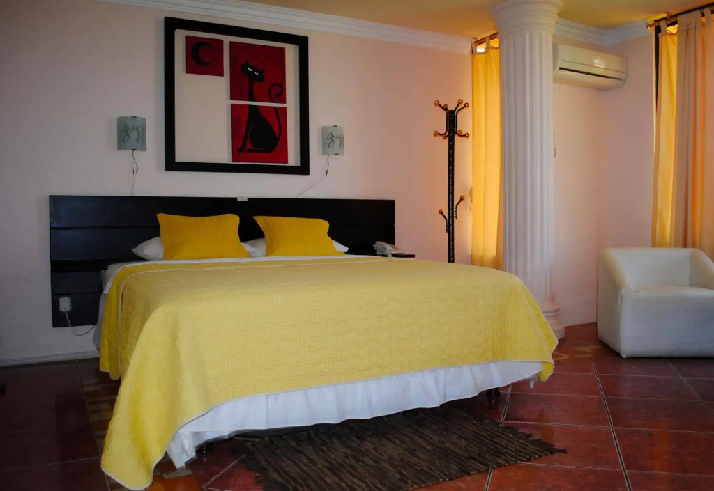 Hostal Antares