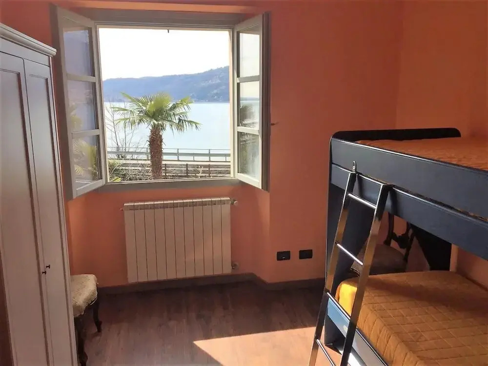 Gelsomino 3 Apartment Located in Front of the Lake
