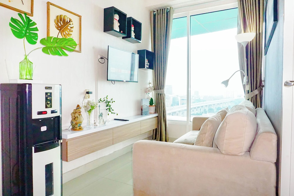 Pleasant And Relaxing 2Br Apartment Grand Kamala Lagoon