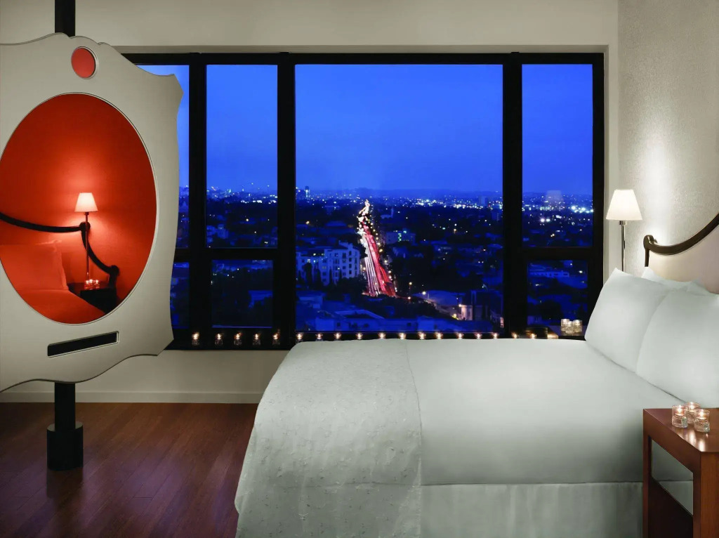 The Valorian West Hollywood, Curio Collection by Hilton
