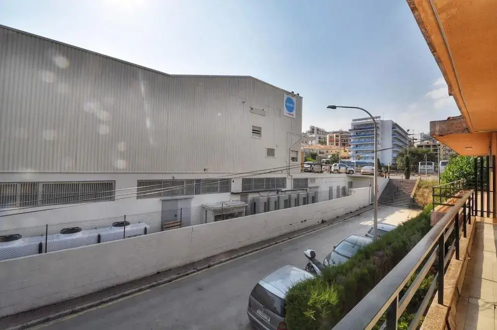 Big Apartment Caprabo