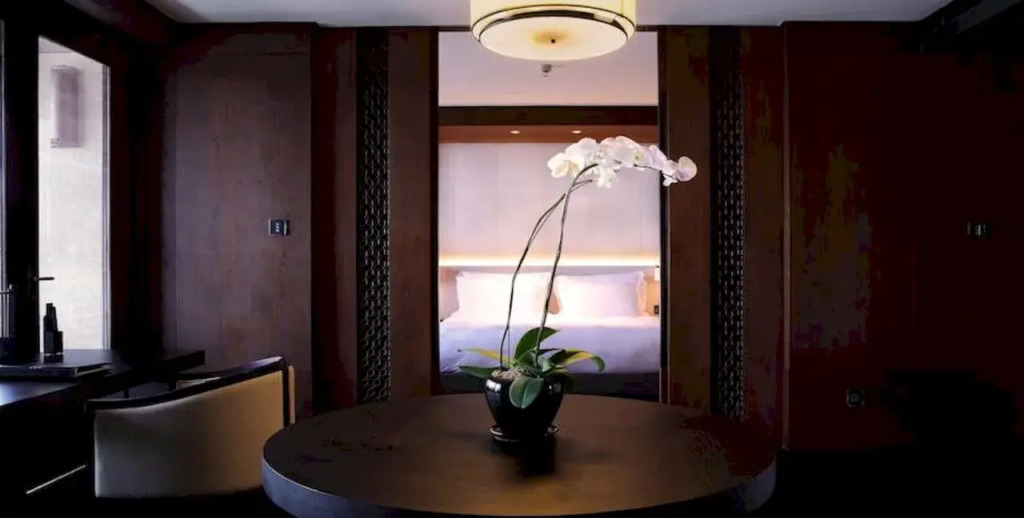Bay Breeze Hotel