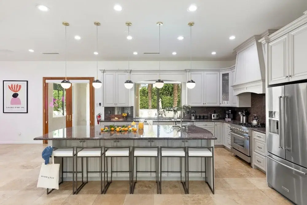 The Date Palm Estate by AvantStay Expansive Estate w Game room Backyard Oasis w Pool Spa