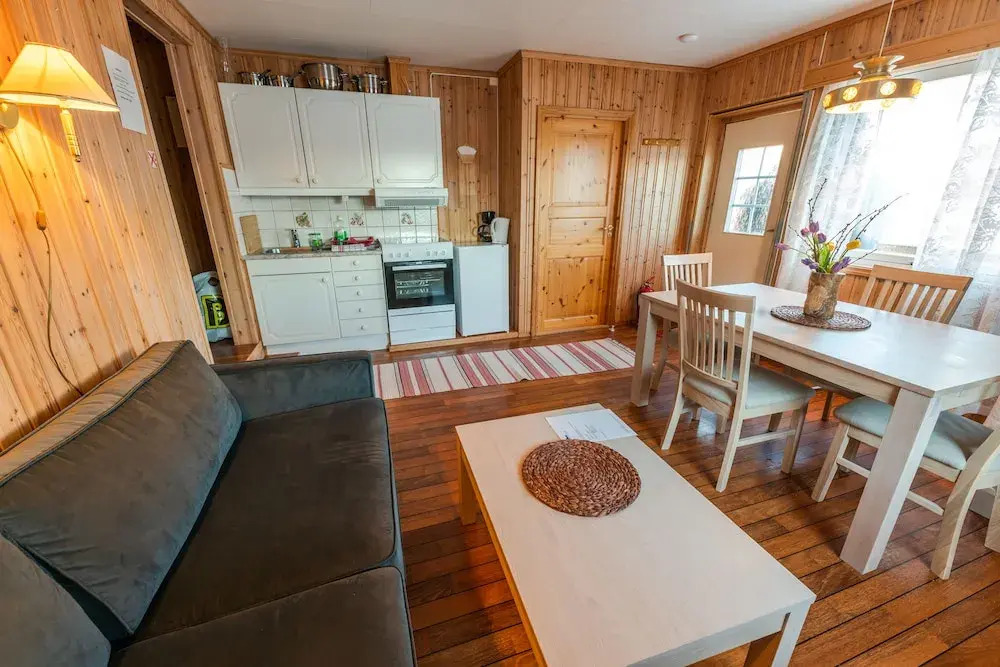 Lydersen Rorbuer Budget Hostel & Private Apartments