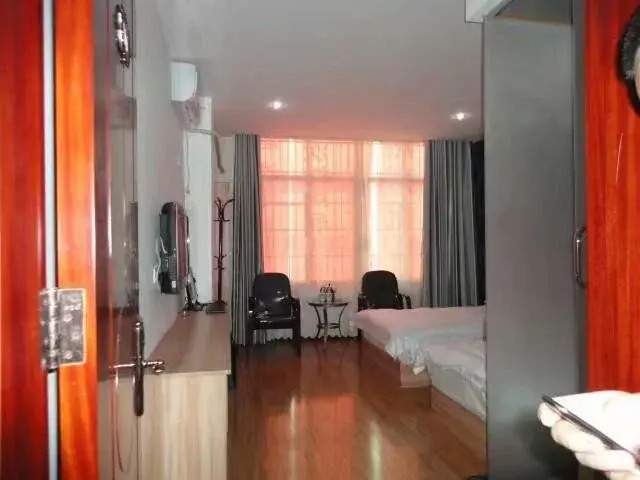 Junyi Business Inn