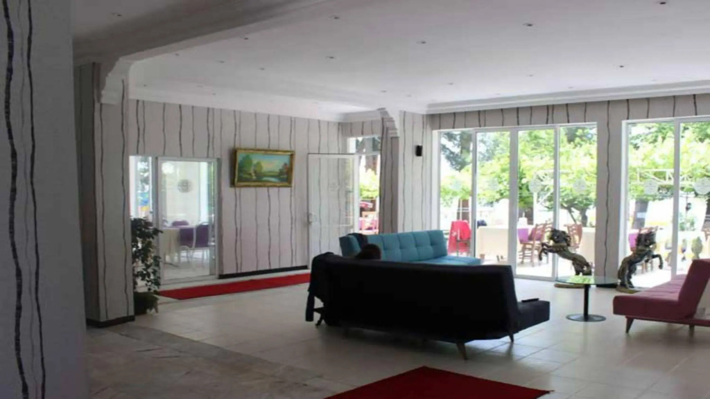 Tuana Hotel