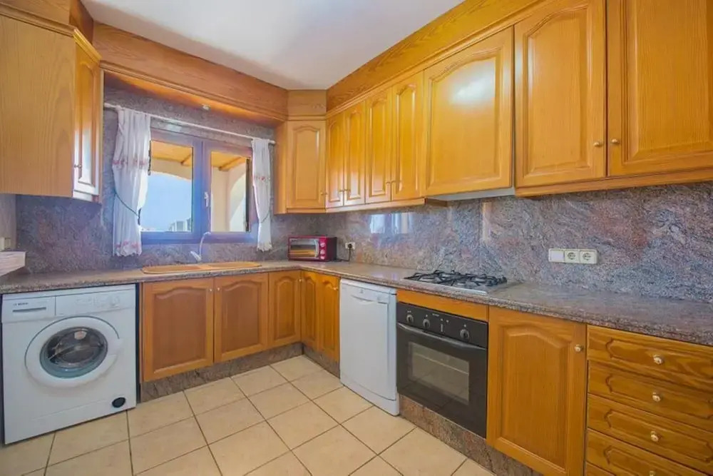 Villa - 6 Bedrooms with Pool and WiFi - 106408