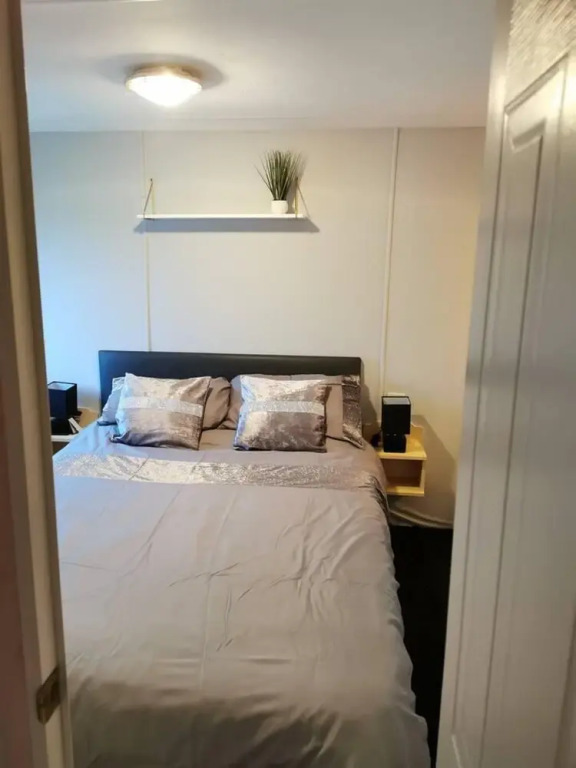 Beautiful 2-bed Apartment in Chaple Hill