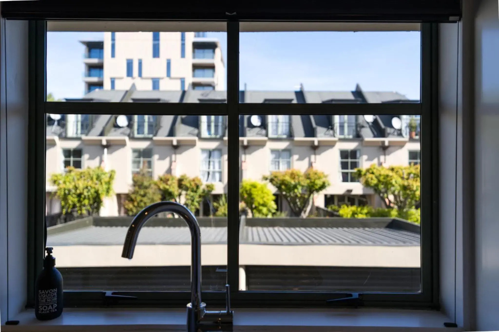 Chester Street West Apartment