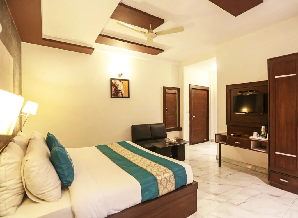 Hotel Tara Palace By Goyal Hotels