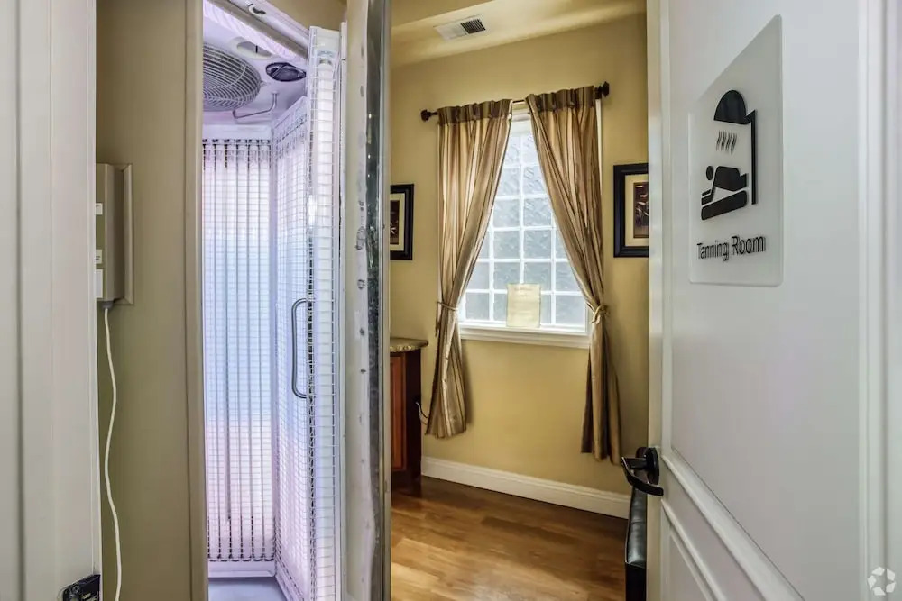 New Luxurious 1BR Apartment Heated Pool Spa Sauna