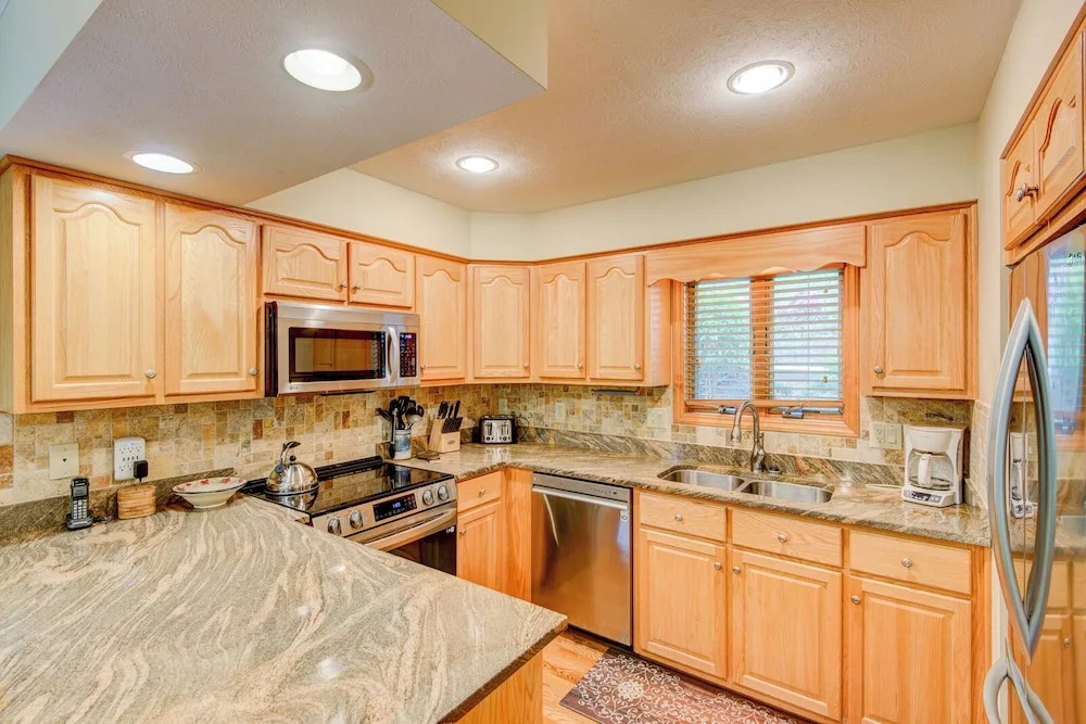 Chetola Berkshires 3 - 3BR With 2 Sleeper Sofas-walk To Blowing Rock