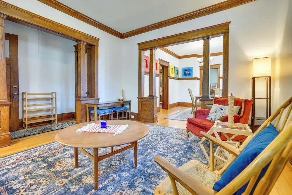 Walk to Selby Ave! Historic Cathedral Hill Unit