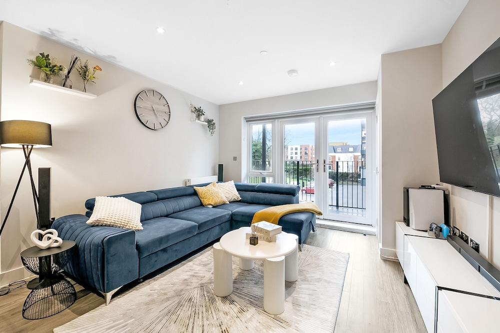 Luxurious 2 bed Flat in Greenhithe