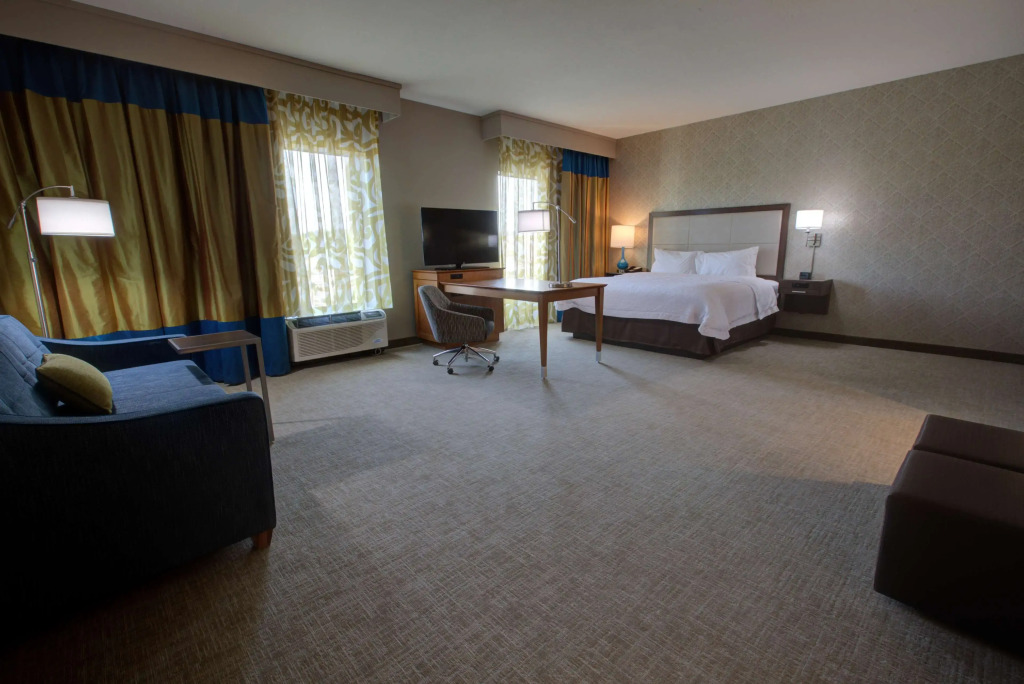 Hampton Inn & Suites by Hilton Tampa Busch Gardens Area