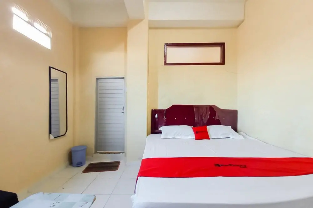 RedDoorz Syariah at Penginapan Kita Sungai Penuh