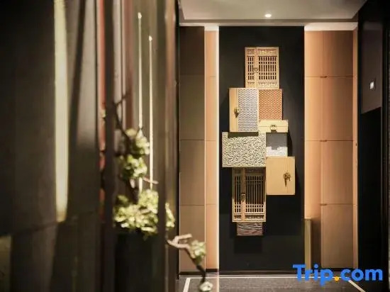 Minghu Dawn Resort