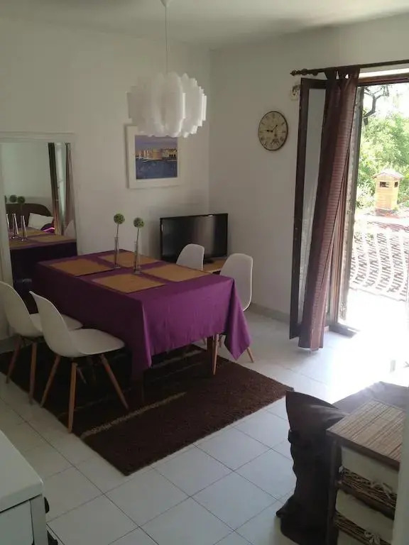 Guest House Dia