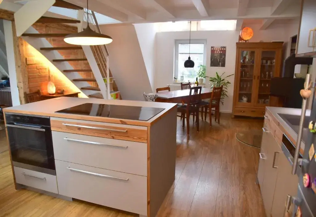 Wunderschöne helle Wohnung, 10 min zum Zentrum