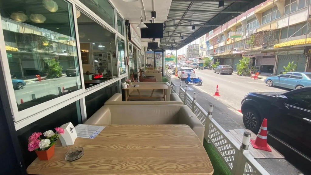 Alongkorn hotel by SB