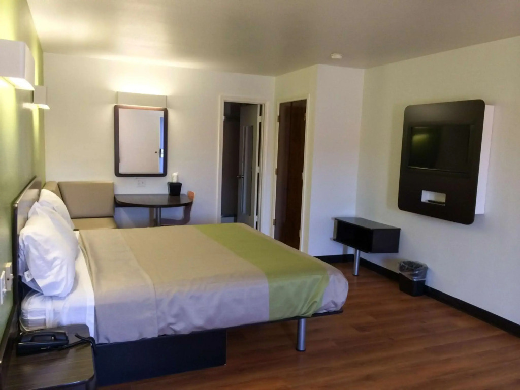 Motel 6-Longview, TX - North