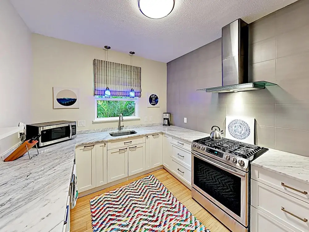 445 Saint Petersburg - 3 Br Home