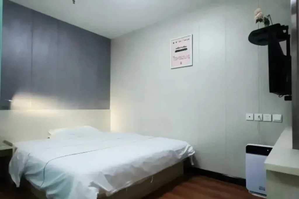 Super 8 Preferred Hotel (Beijing Qinghe Xiaoyingqiao Subway Station)