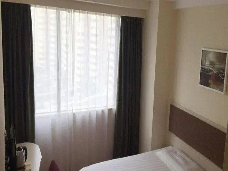 Motel 268 Shenzhen Huaqiang Hotel