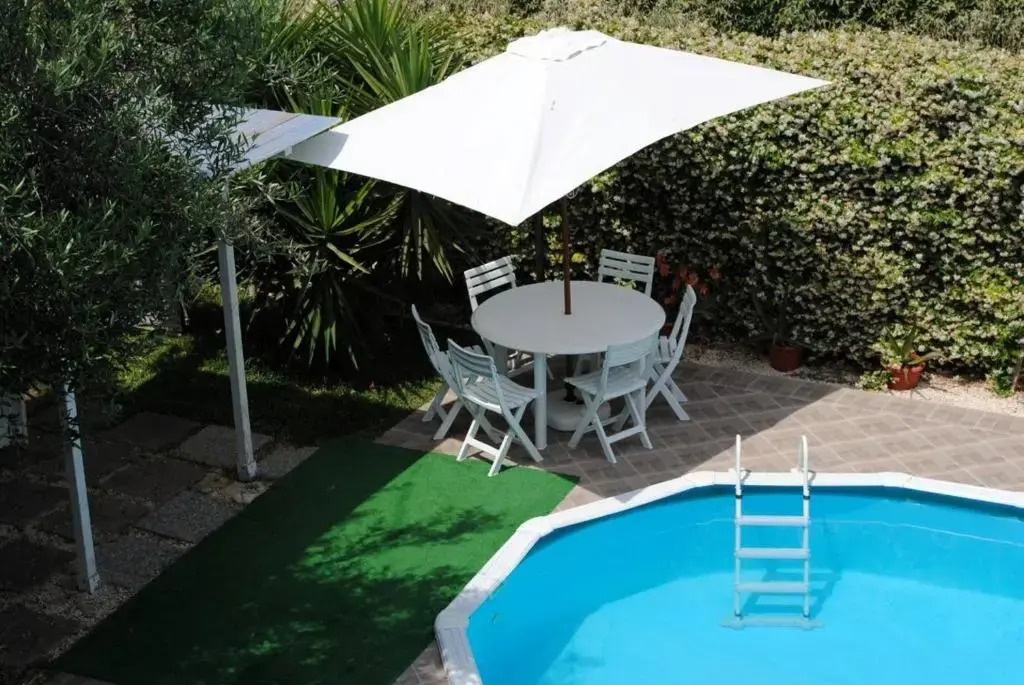 Apartment in villa Mede 1st floor - Swimming pool - Exclusive - wi-fi