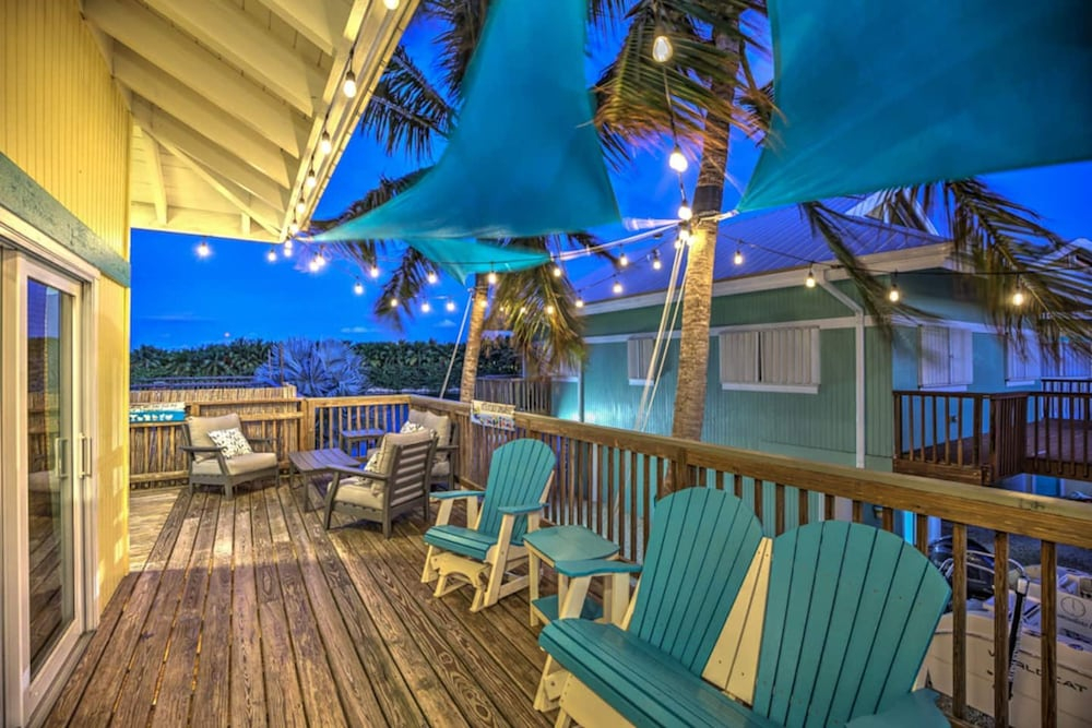 Waterfront Retreat 35 Dock Hot Tub Pool