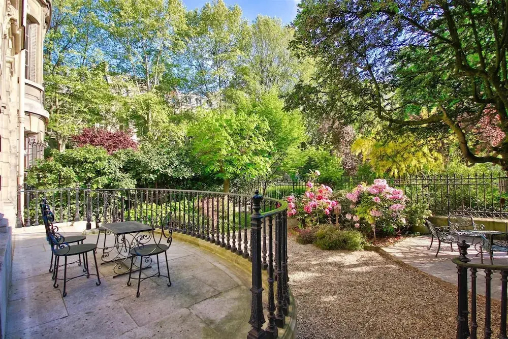 Luxury apartment - garden access Monceau