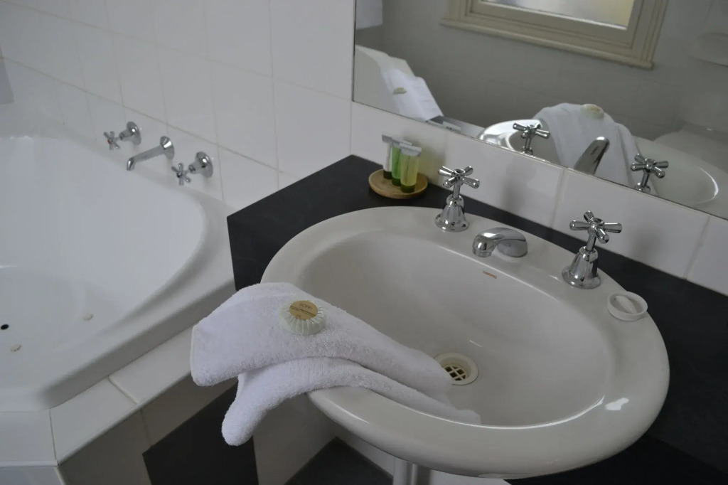 Athelstane Hotel