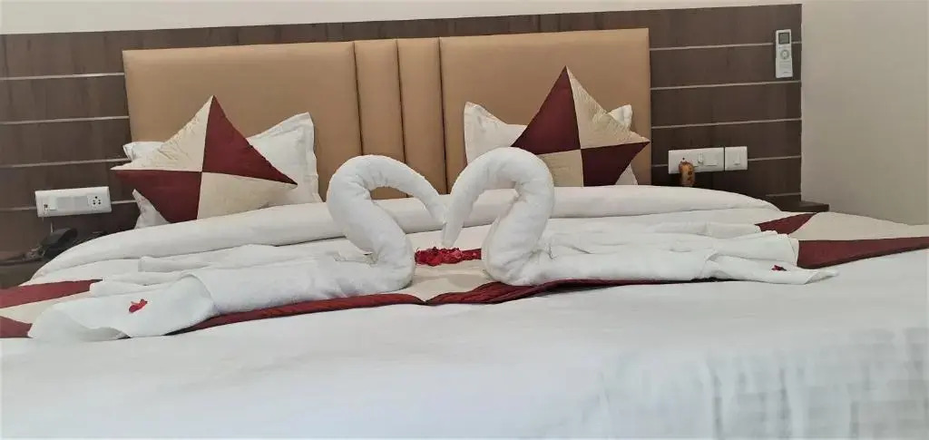 Hotel JMK I Luxury Stay I Near Kashi Vishwanath