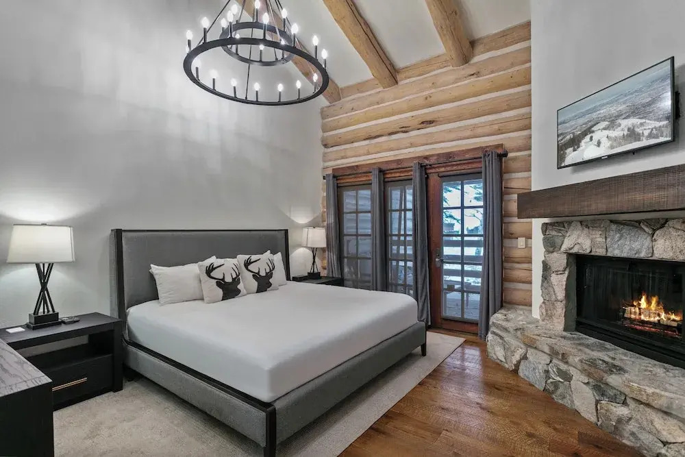 Pine Inn at Trail's End Lodge - Three Bedroom Residence with Den and Spa #5 3 Condo