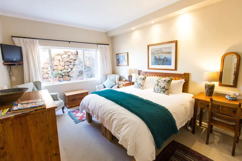 Moonglow Guesthouse