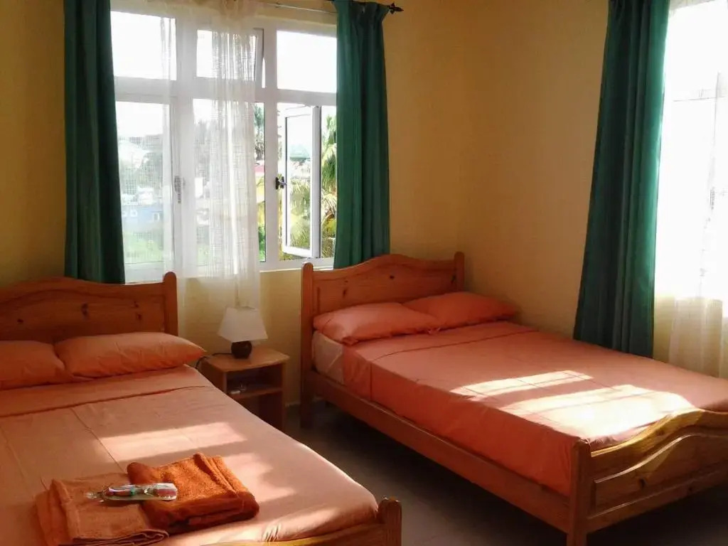 Twins Apartments Flic en Flac Beach