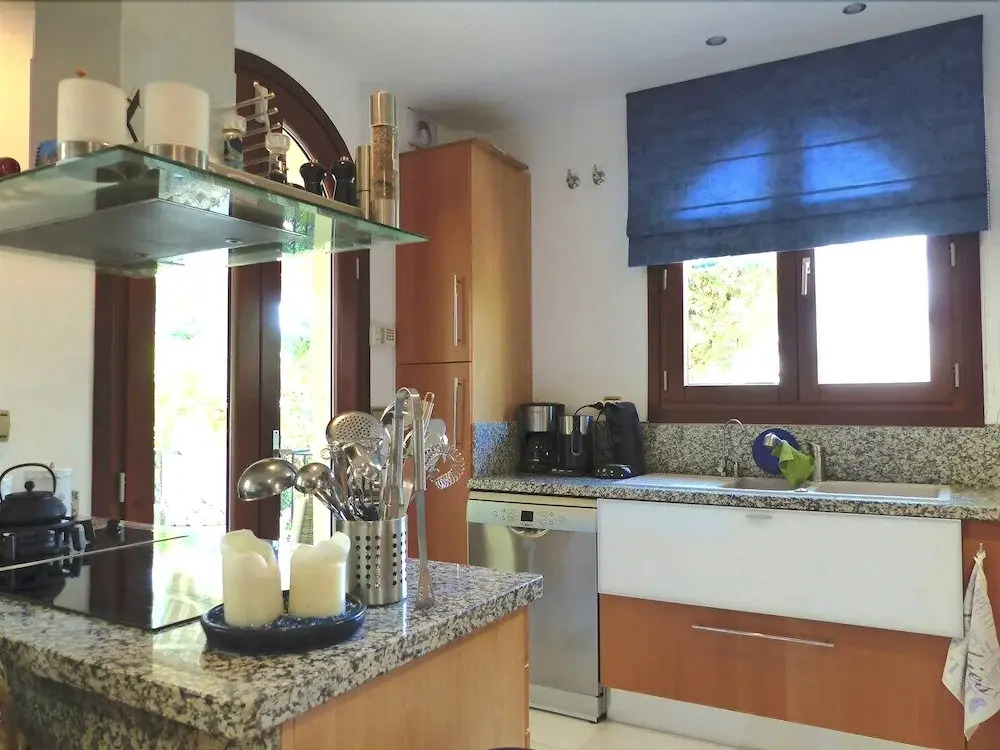 Marvelous Villa with Infinity Pool Ref 85
