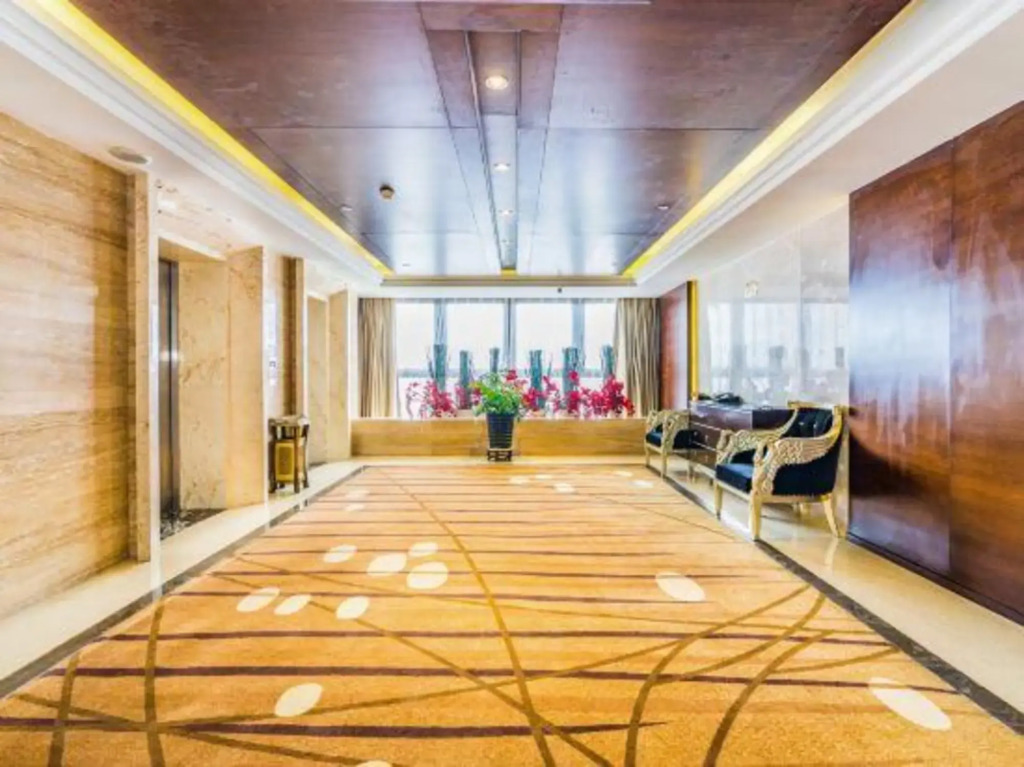Royal Garden Hotel