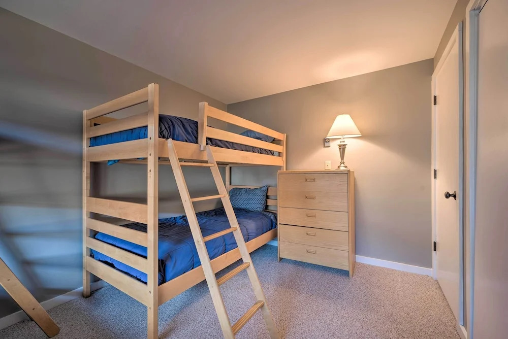 Lincoln Retreat w/ Village of Loon Amenity Access