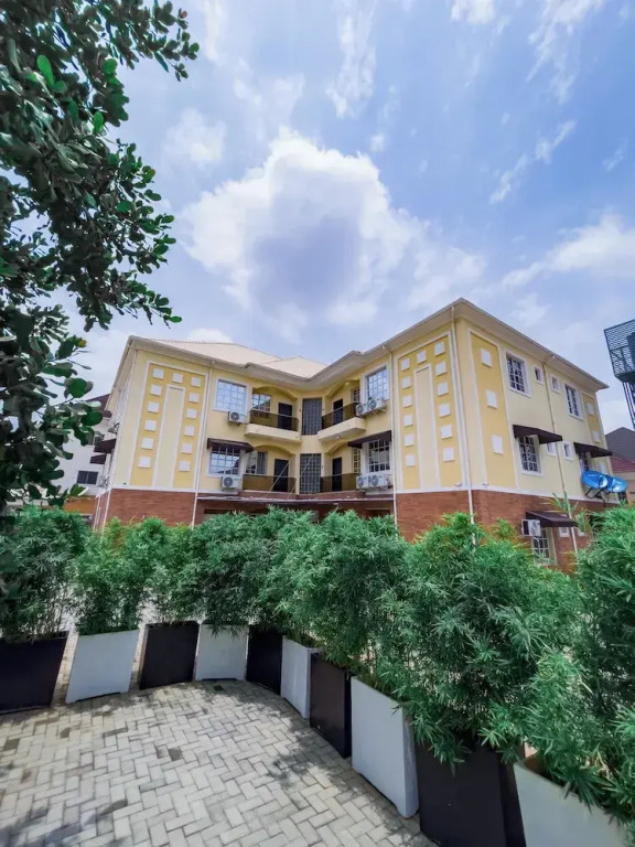 154 Apartments and Hotel