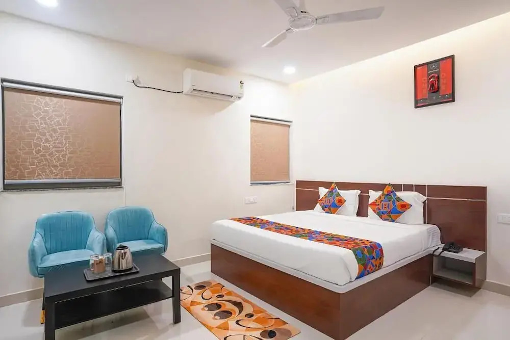 Hotel Urban Prime Near Hi-tech City