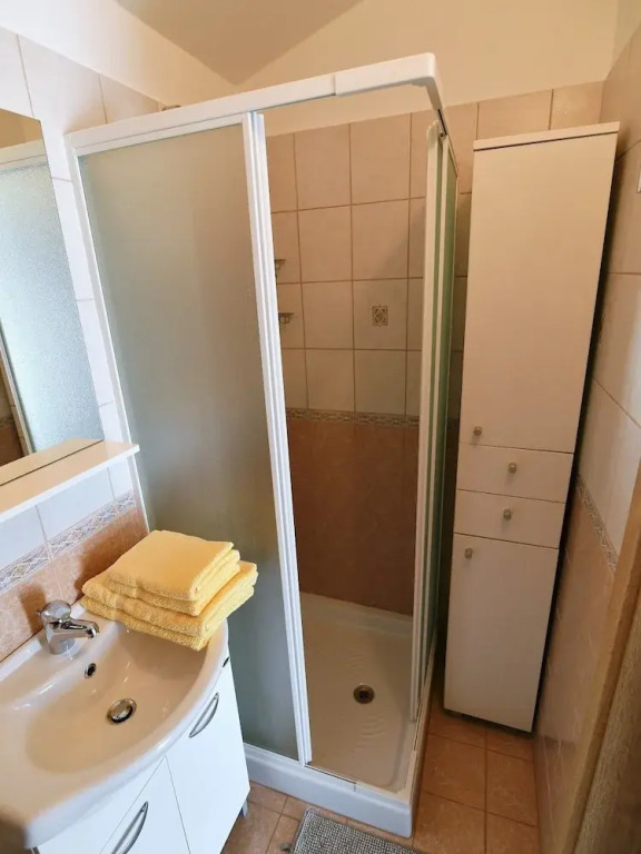 Charming Holiday Home With Terrace and Garden - One Bedroom Holiday Home