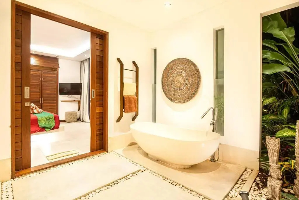 Villa Nikko I - 4Br Villa in Central Seminyak, Steps to Cafés & Shops