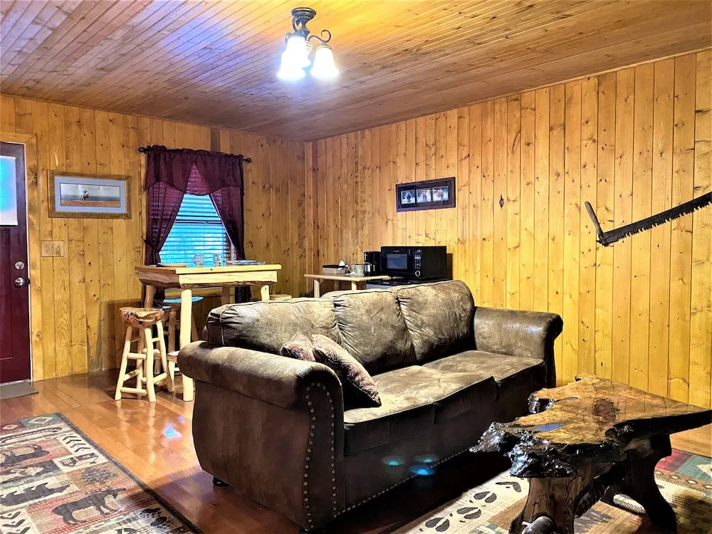 Alaska Creekside Cabins in Seward