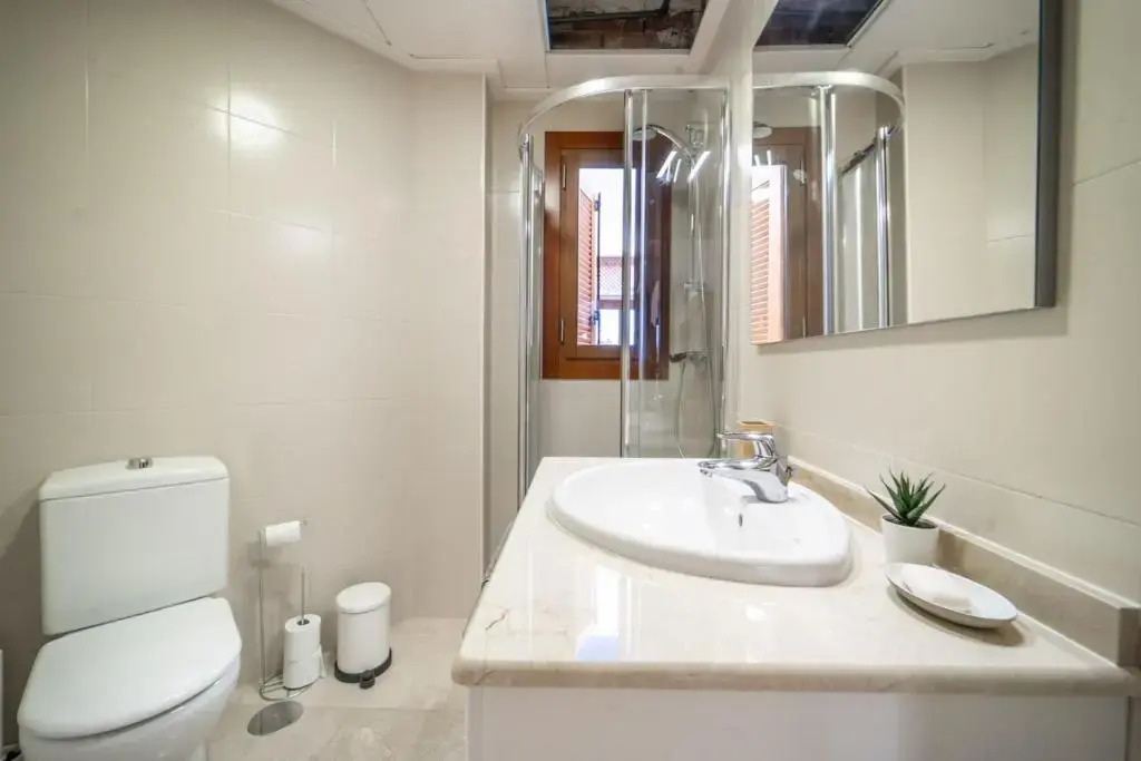 Exclusive 2 Bed 2 Bath Penthouse with Golf Views - DE2332EV