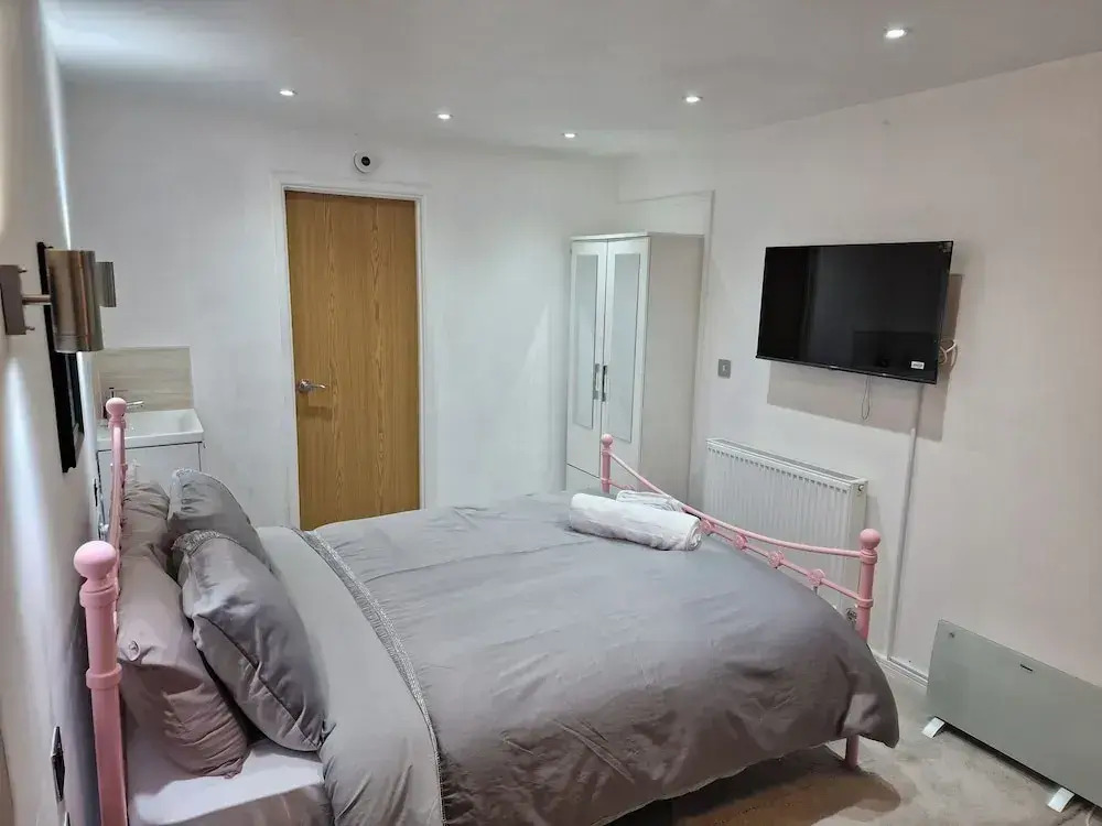 Sunset View Retreat in Wednesbury