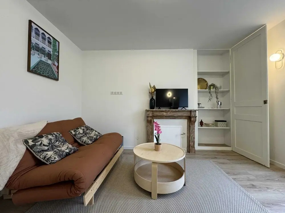 Stylish Stay in Central Le Mans