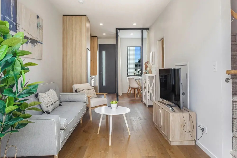 Fresh Grey Lynn 2BR unit w/ Patio by Zodiak Stays